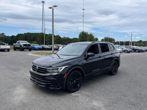 2022 Volkswagen Tiguan 2.0T SE R-Line Black