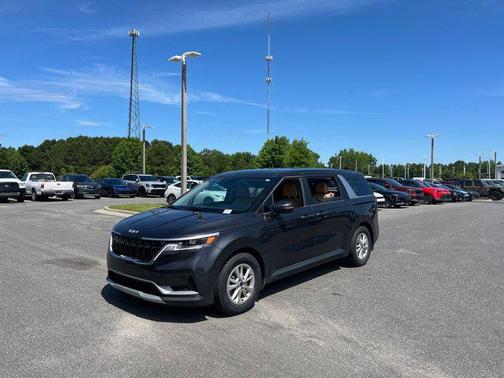 2023 Kia Carnival LX