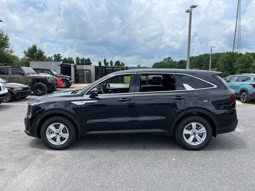 2025 Kia Sorento LX