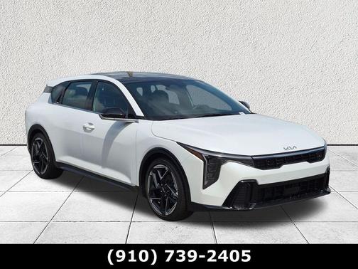 Snow White Pearl 2026 Kia K4 GT-Line