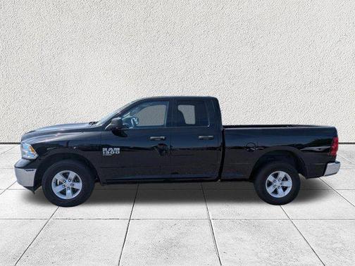 Diamond Black Crystal Pearlcoat 2024 RAM 1500 Classic SLT