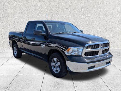 Diamond Black Crystal Pearlcoat 2024 RAM 1500 Classic SLT