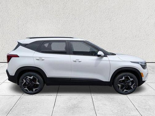 Snow White Pearl 2026 Kia Seltos S
