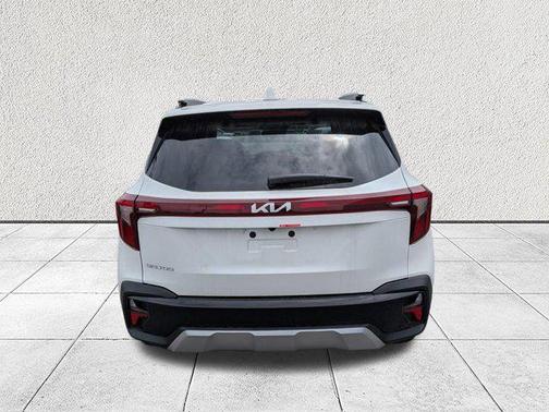 Snow White Pearl 2026 Kia Seltos S