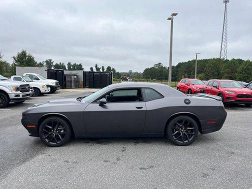 2022 Dodge Challenger SXT