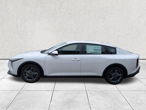 Snow White Pearl 2026 Kia K4 LXS