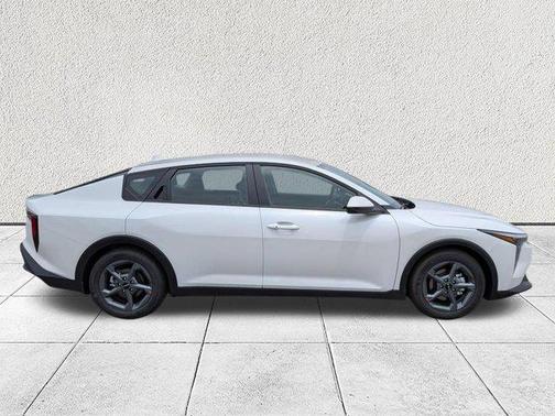 Snow White Pearl 2026 Kia K4 LXS