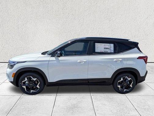 Clear White/Black Roof 2026 Kia Seltos S