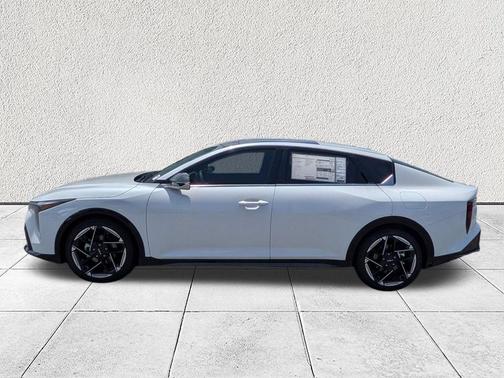 Snow White Pearl 2026 Kia K4 GT-Line