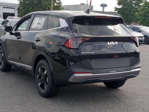 Ebony Black 2026 Kia Sportage LX