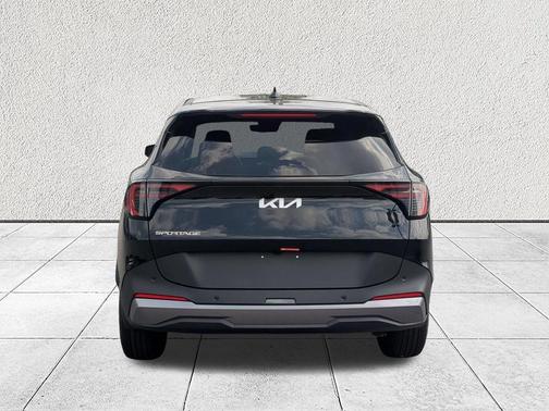 Ebony Black 2026 Kia Sportage LX