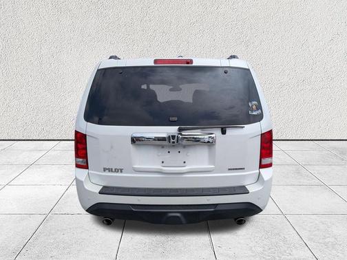 White Diamond Pearl 2013 Honda Pilot Touring