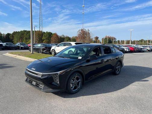 2025 Kia K4 LXS