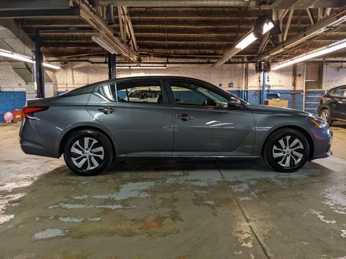 Photo 4 of 25 of 2019 Nissan Altima 2.5 S