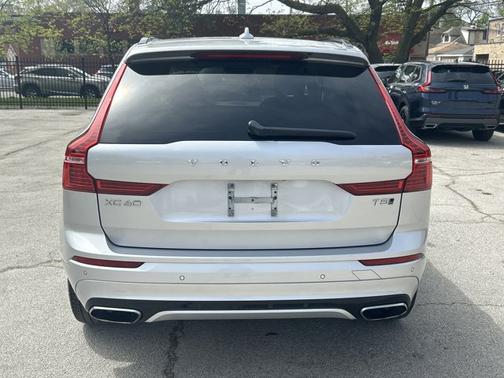 2021 Volvo XC60 R-Design
