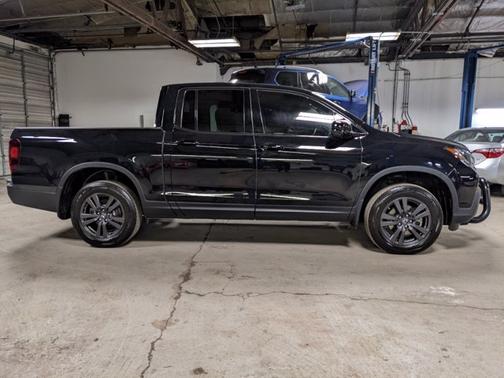 Photo 4 of 26 of 2019 Honda Ridgeline Sport