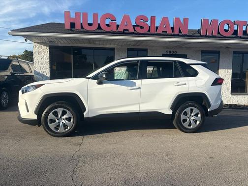 2020 Toyota RAV4 LE