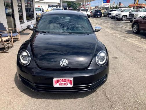 2013 Volkswagen Beetle 2.5L Fender Edition