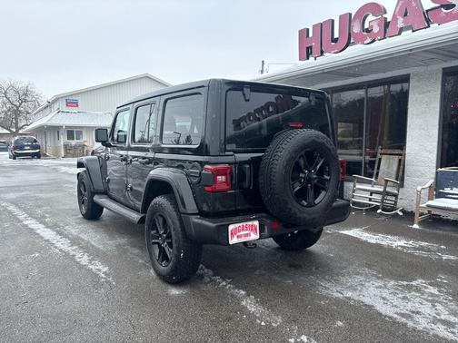 2023 Jeep Wrangler 4-Door Sahara Altitude 4x4