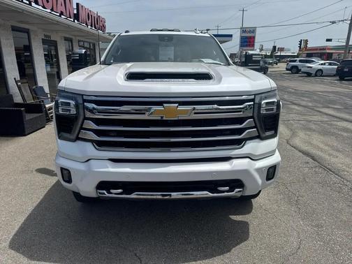 WHITE 2024 Chevrolet Silverado 2500 High Country