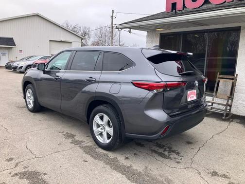 2023 Toyota Highlander LE