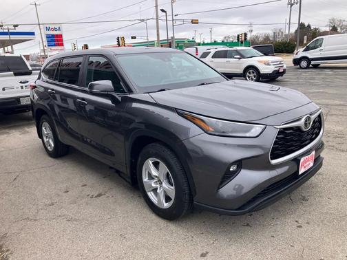 2023 Toyota Highlander LE