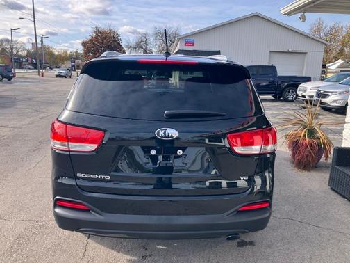2017 Kia Sorento LX