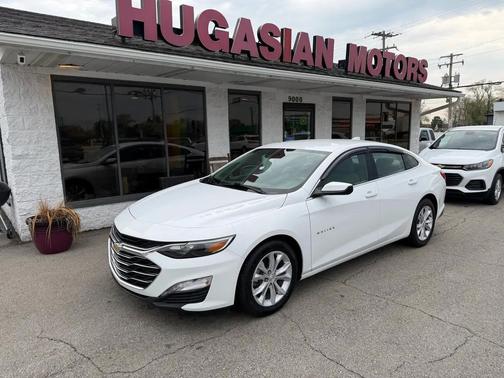 Summit White 2023 Chevrolet Malibu FWD 1LT