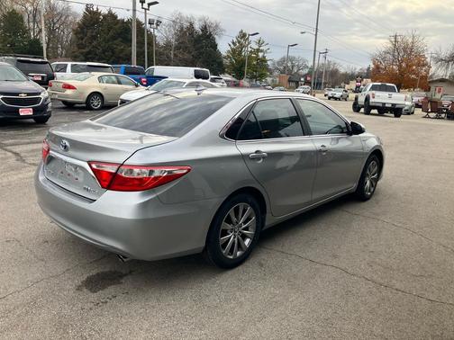 2017 Toyota Camry Hybrid XLE