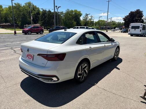 Opal White Pearl 2024 Volkswagen Jetta 1.5T SEL