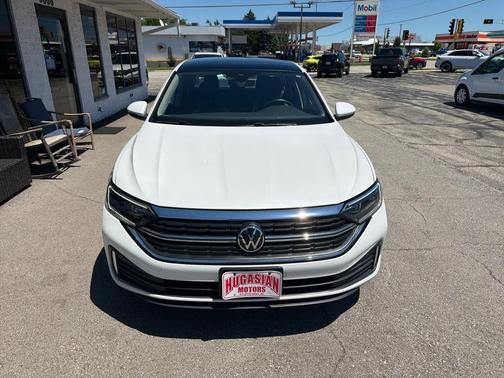 Opal White Pearl 2024 Volkswagen Jetta 1.5T SEL