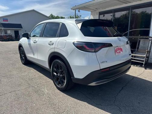 Platinum White Pearl 2024 Honda HR-V Sport