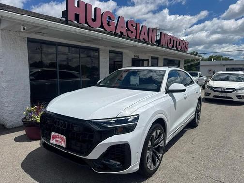 Glacier White Metallic 2024 Audi Q8 55 Premium Plus