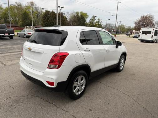 Summit White 2021 Chevrolet Trax LS