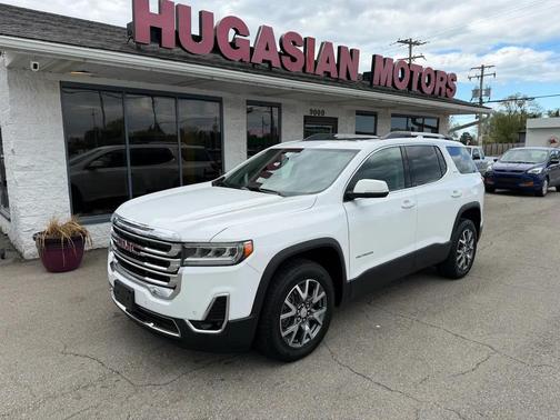 White 2023 GMC Acadia AWD SLT