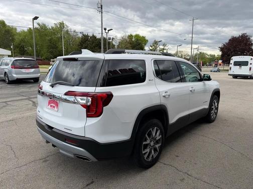 White 2023 GMC Acadia AWD SLT