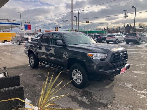 2022 Toyota Tacoma SR
