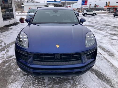 2024 Porsche Macan Base