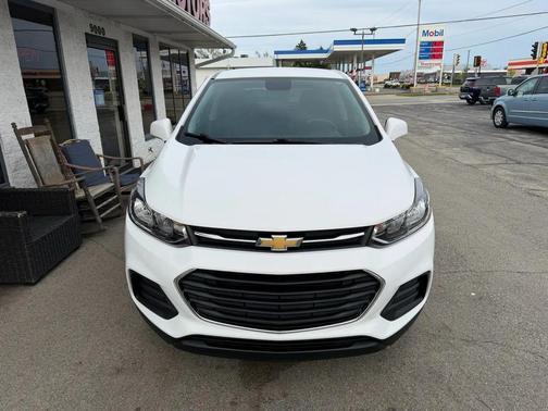 Summit White 2020 Chevrolet Trax LS