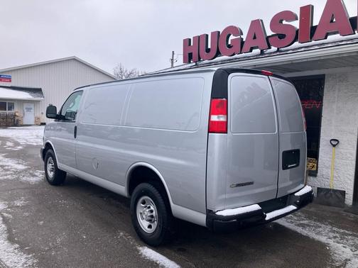 2024 Chevrolet Express 2500 RWD 2500 Regular Wheelbase WT