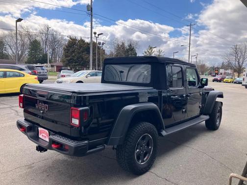 Black Clearcoat 2023 Jeep Gladiator Rubicon