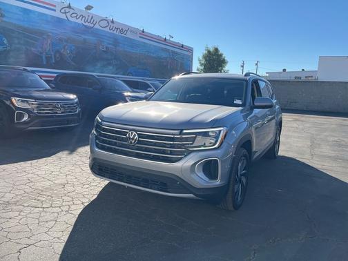 2025 Volkswagen Atlas 2.0T SE w/ Technology