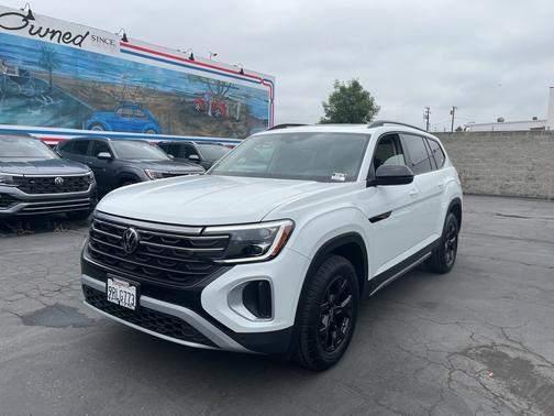 2025 Volkswagen Atlas 2.0T Peak Edition