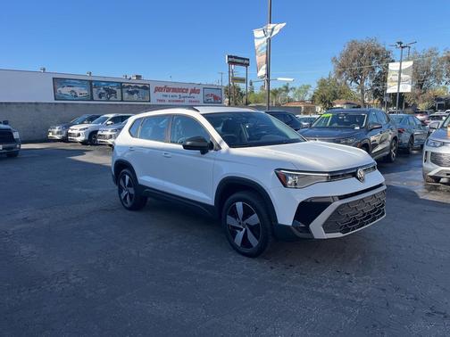 Pure White 2025 Volkswagen Taos 1.5T S