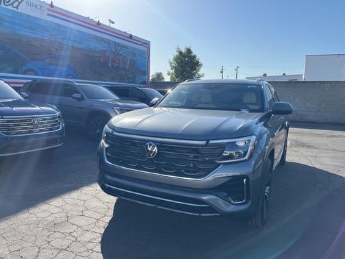 2025 Volkswagen Atlas Cross Sport 2.0T SEL Premium R-Line