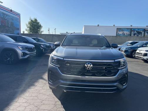 2025 Volkswagen Atlas Cross Sport 2.0T SEL Premium R-Line