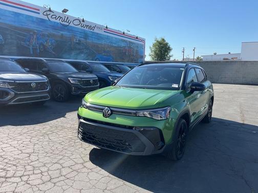 2025 Volkswagen Taos 1.5T SE Black