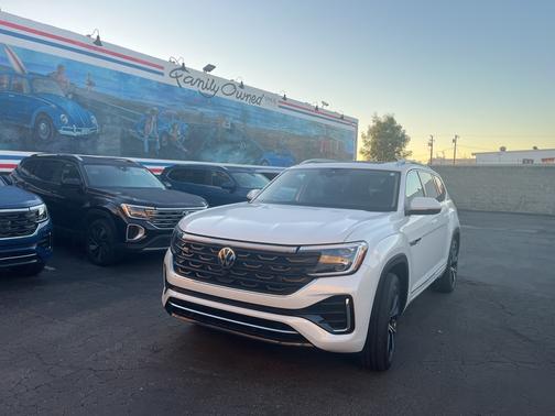 2025 Volkswagen Atlas 2.0T SEL Premium R-Line