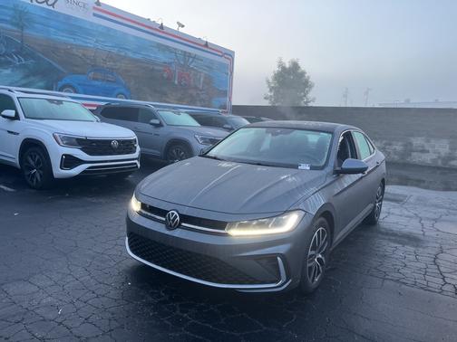 2025 Volkswagen Jetta 1.5T SE