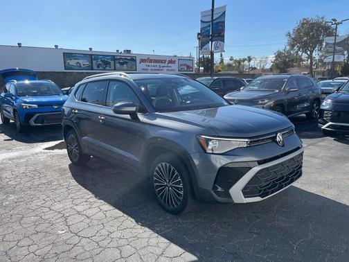 2025 Volkswagen Taos 1.5T SE